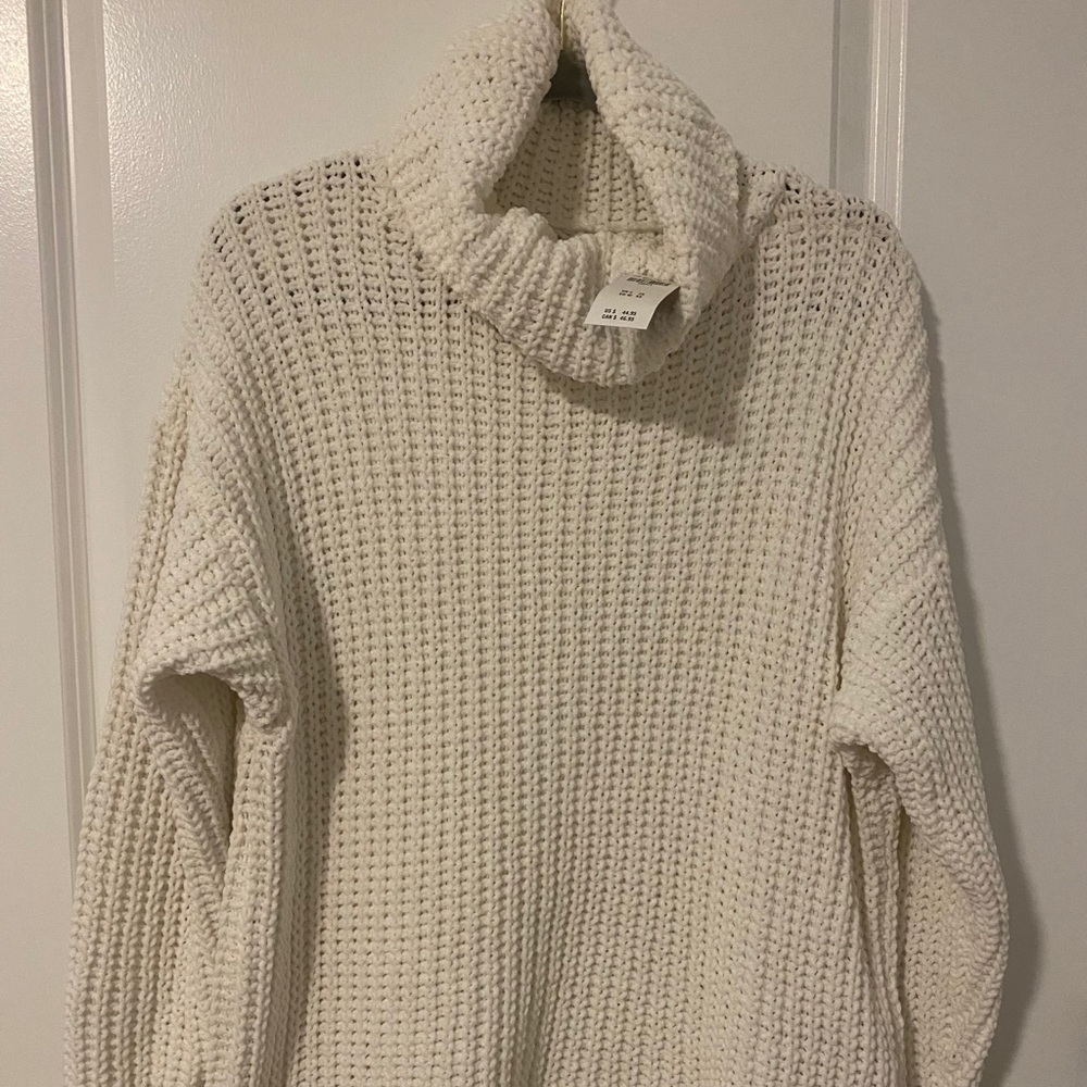 WHT Hollister turtleneck NWT Size Small